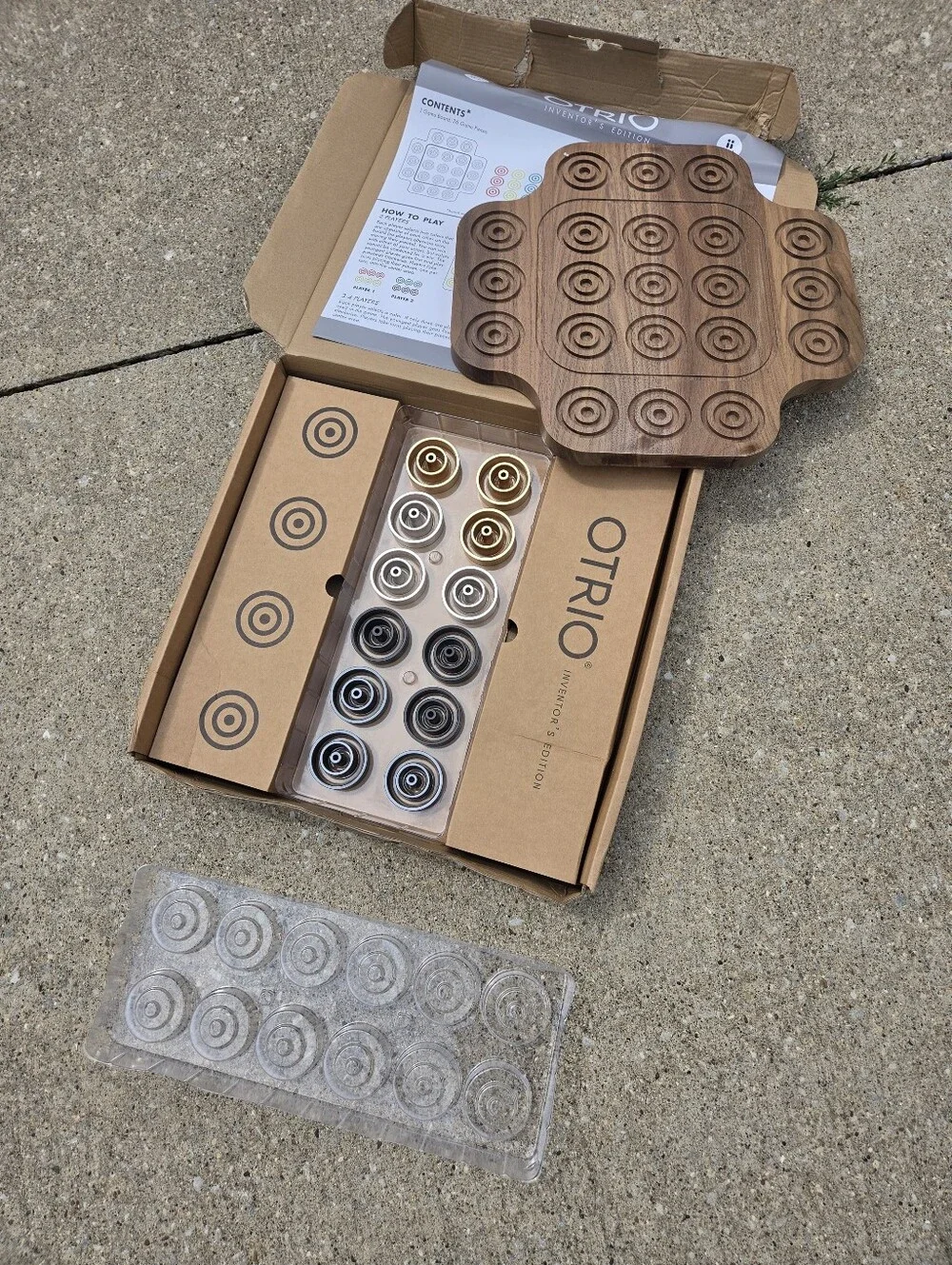 Fat Brain Toys otrio branded